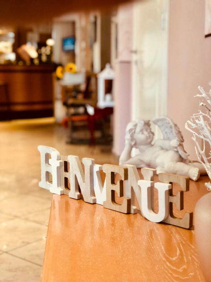 Hotel Villa Lieta Римини Екстериор снимка